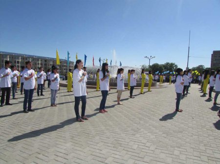 Колледж білім алушылары  Мемлекеттік рәміздер күнін атап өтті.
